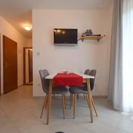 Apartments Andrea Malinska Exterior photo